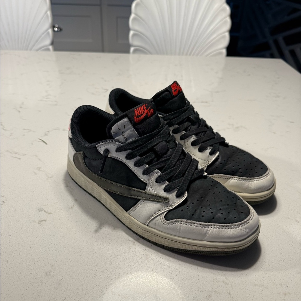 Jordan 1 Travis Scott Olive